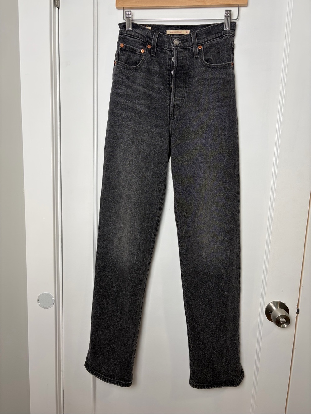 Levi's Ribcage Straight Ankle Jeans 24